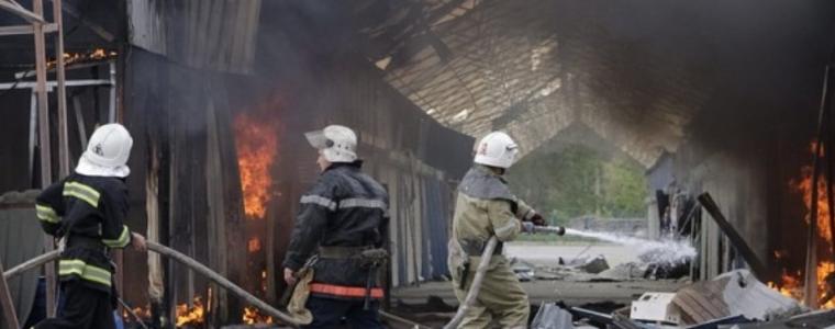 Една жертва и петима пострадали от пожарите в нефтена база до Киев