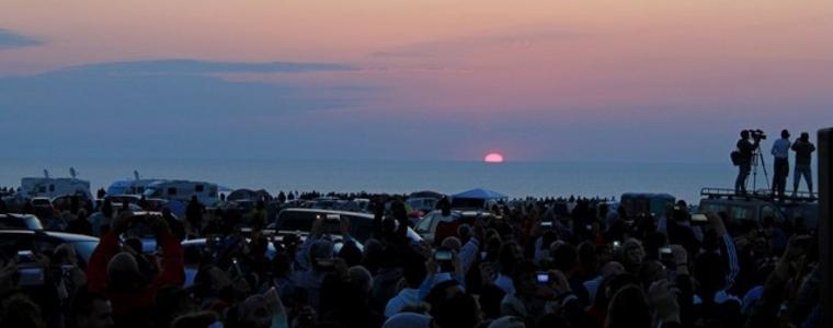 Хиляди посрещнаха юлското слънце на Камен бряг (ВИДЕО)