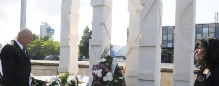 Възпоменателна церемония в Бургас три години след атентата  