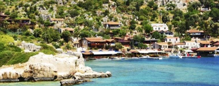 Турция отлага началото на учебната година заради туризма