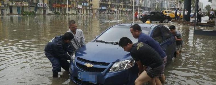 Тайфунът Мучжиге взе жертви в Китай