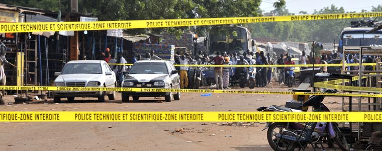 Въоръжени джихадисти взеха 170 заложници в хотел в Мали