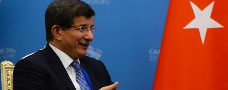 Нямало да има "пазарлък" между Турция и ЕС за бежанците, уверява Давутоглу