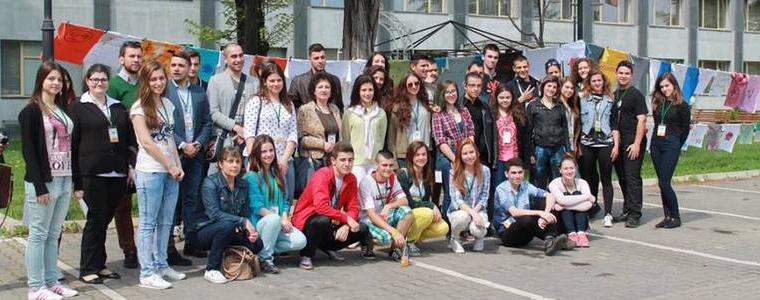 Представители на Общински младежки съвет Генерал Тошево участваха в националната сесия на младежките парламенти