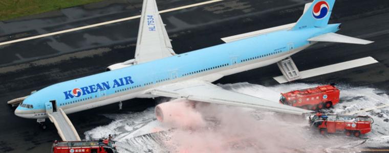 Самолет на „Korean Air” се запали на летището в Токио