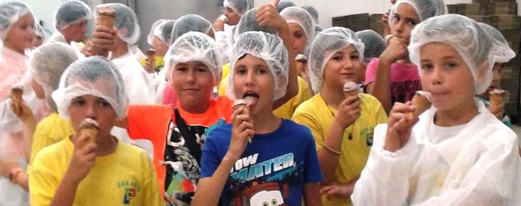Децата от „Еко лято“ видяха как се прави сладолед 