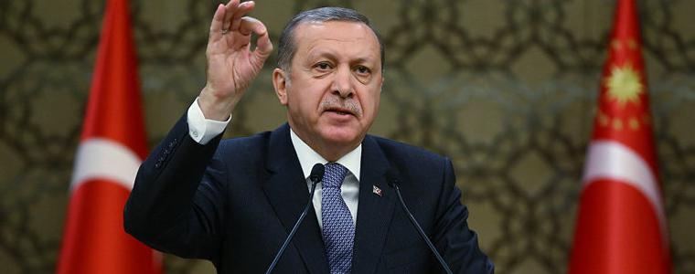 Турция затваря десетки медии
