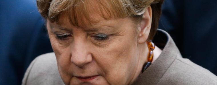 Половината германци не дават четвърти мандат на Меркел
