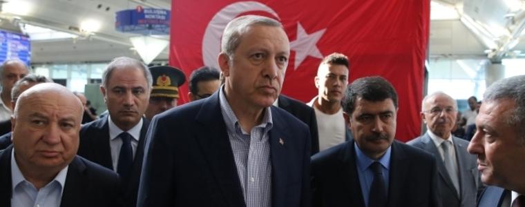 Няма да позволим терористичен коридор на границата, отсече Ердоган
