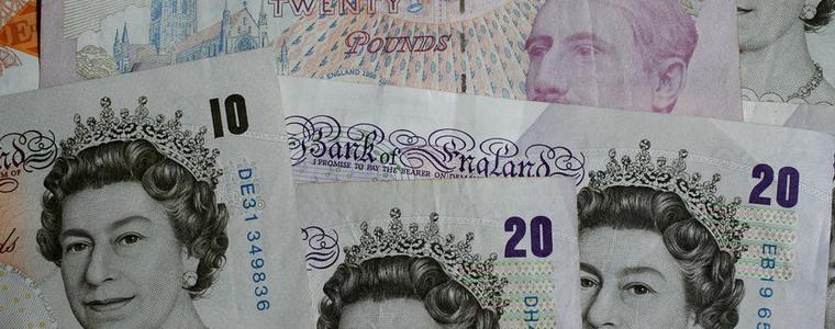 Британският паунд удари 31-годишно дъно спрямо американския долар