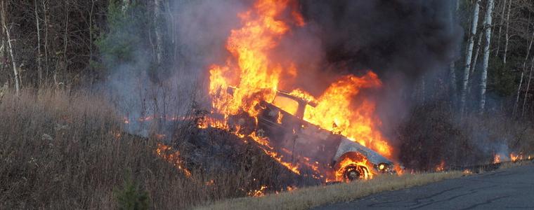 Жена изгоря в колата си при катастрофа в с. Соколово