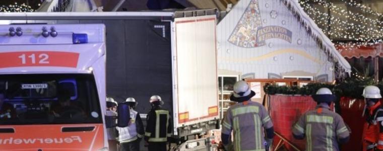 Камион се вряза в коледния базар на Берлин, 12 загинали и 50 ранени