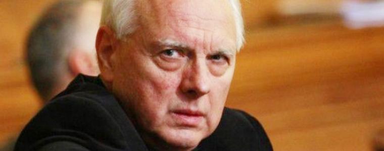 Велизар Енчев: Борисов не може да даде „заден” и затова единственият шанс е да позволят на РБ да направи правителство