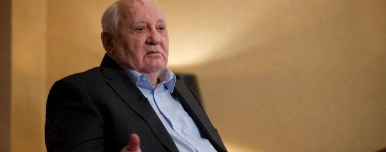 Горбачов злокобно предупреждава: Светът се готви за война!