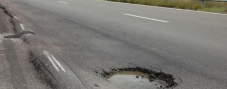 Пътната агенция започна да запълва дупките по три магистрали