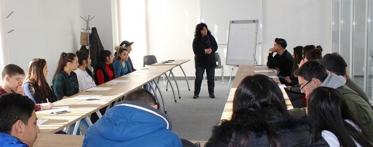 Неформално обучение "Права, задължения, отговорности" се проведе в Младежки център Добрич