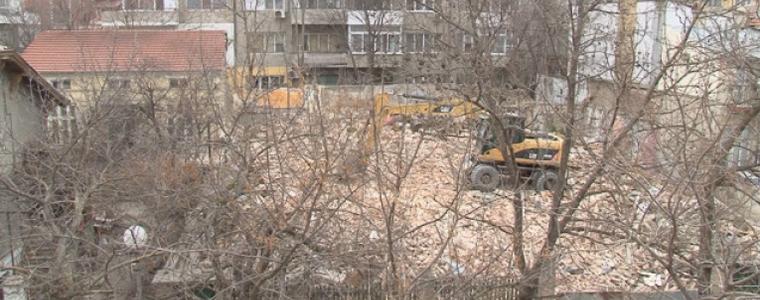 Събарят исторически сгради във Варна, държавата бездейства