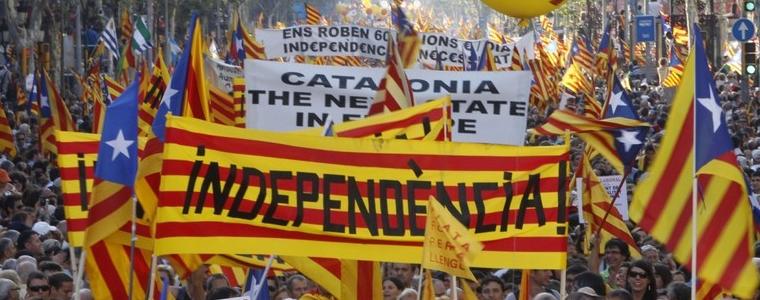 Каталуния отново надига глава, отново иска референдум 