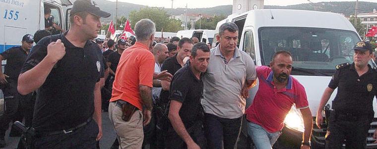 Над 400 чиновници в Турция, уволнени като гюленисти, ще бъдат върнати на работа 