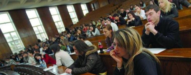 Правителството одобри плана за намаляване на студентите с 8%