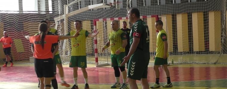 ХАНДБАЛ: Добруджа е на победа от финал срещу Локомотив (Варна)