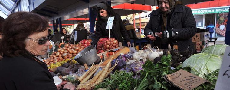 Зеленчуците и международните полети свалиха цените през март