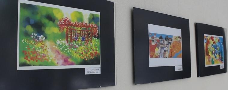 Дигитална живопис и графика е експонирана във  фоайето на Младежкия център (ВИДЕО)