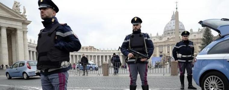 Двойна бомба избухна в центъра на Рим
