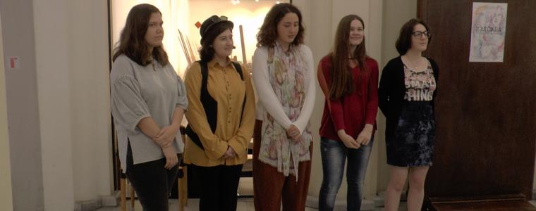 Изложба на пет талантливи ученички от Eзикова гимназия се откри в галерията (ВИДЕО)