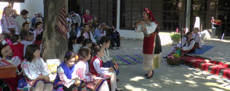 Международна седянка събра българи от три държави в Стария Добрич (ВИДЕО)