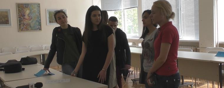Ученици: СУ „Св. Климент Охридски” ни научи да уважаваме изкуството (ВИДЕО)