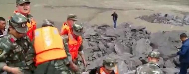 100 души са затрупани от свлачище в Китай