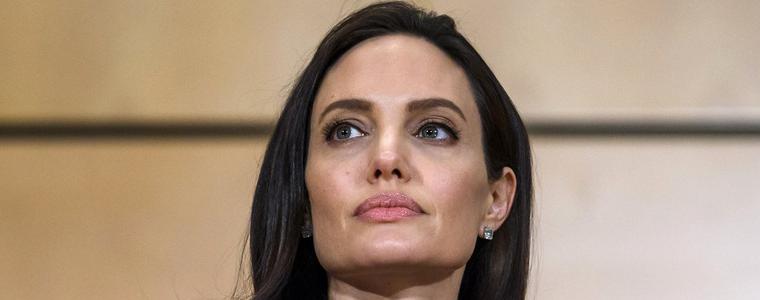 Анджелина Джоли загърби киното, стана домакиня  
