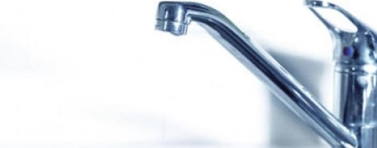 Авария на магистрален водопровод оставя половин Добрич без вода днес