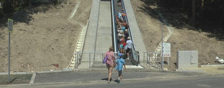 Ескалатори до плажа за гостите на хотелите в парковата зона на Албена (ВИДЕО)