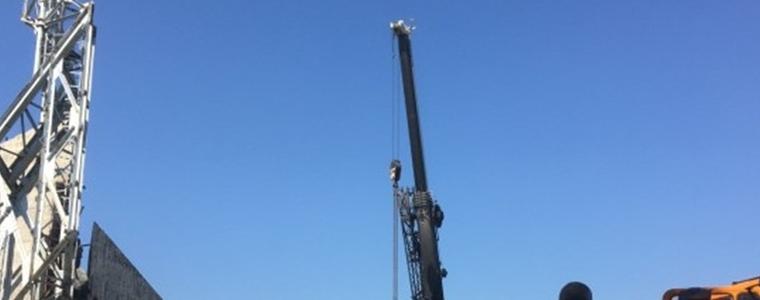 Изгоря кранът, който трябваше да демонтира паметника пред НДК