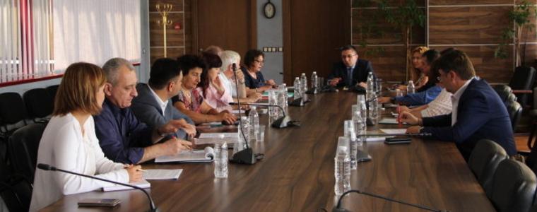 Намаляване административната тежест за общините обещава Нанков