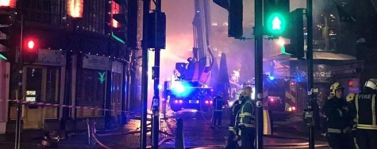 Пожарът в Камдън маркет изпепели три етажа и покрива на лондонската забележителност (ВИДЕО)