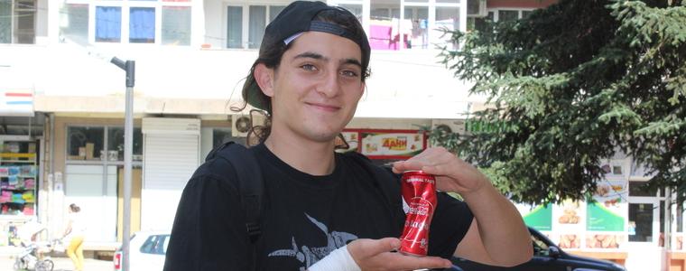 Младежки център-Добрич провокира със “Снимай се с боклука“
