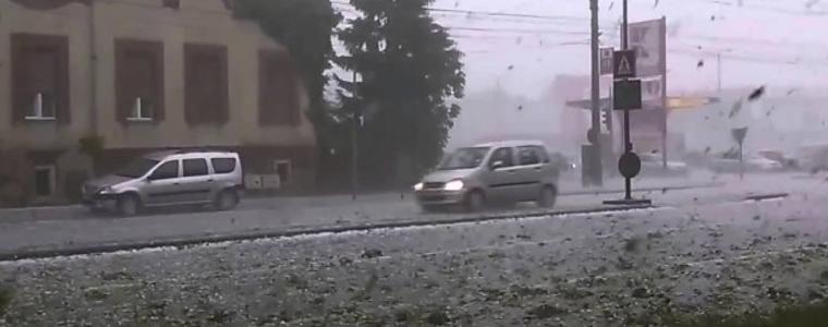 Около 200 хил. румънци са без ток след тежката буря