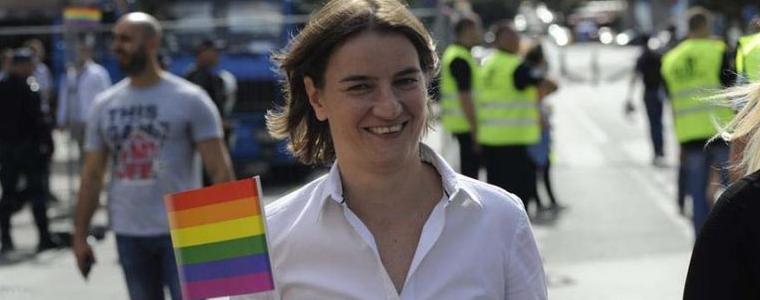 За първи път премиер на Сърбия участва в гей парад