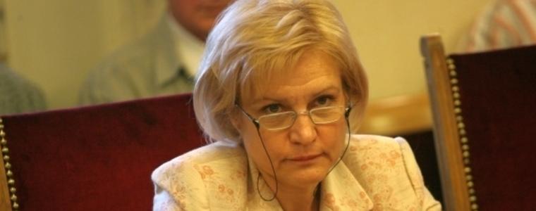 Менда Стоянова: През 2018 г. ще има рязък ръст на минималната заплата, става 510 лева