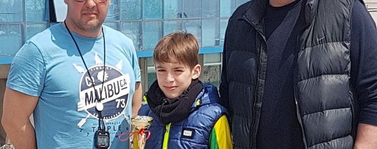 ПЛУВАНЕ: 10-годишният Радо Тихомиров е изцяло отдаден на спорта и колекционира медали (ВИДЕО)