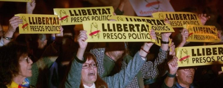 Хиляди каталунци на протест след арестите на лидерите им