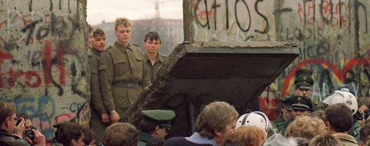 Навършват се 28 години от падането на Берлинската стена