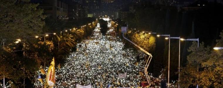Повече от 750 000 каталунци протестират в Барселона