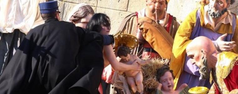 Гола активистка на "Фемен" се опита да грабне статуята на бебето Исус във Ватикана
