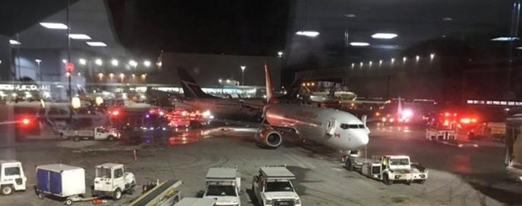 Два пътнически самолета се сблъскаха на летище в Торонто (ВИДЕО)