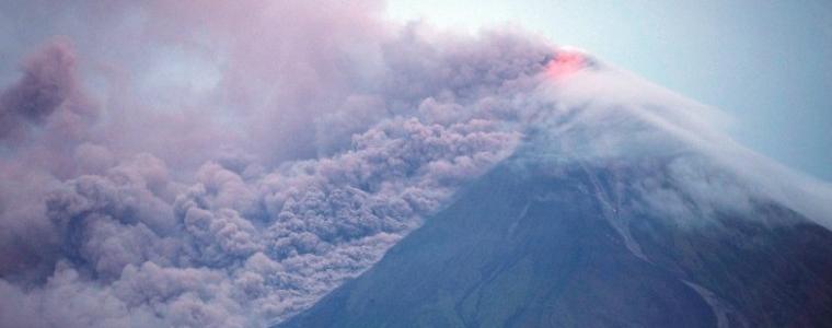 Филипински вулкан евакуира 34 000 души