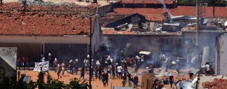 Над 100 затворници избягаха след бунт в затвор в Бразилия